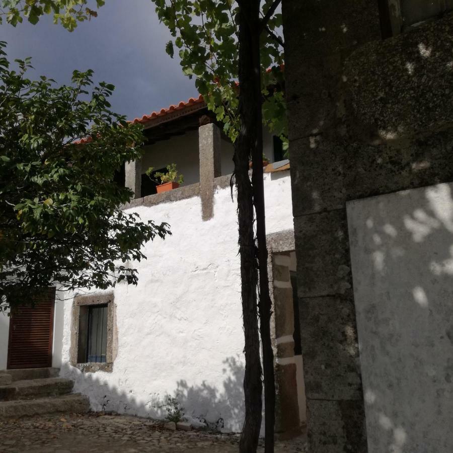 Casa Na Quinta De Valinhas Apartment Vitorino dos Piães Exterior foto