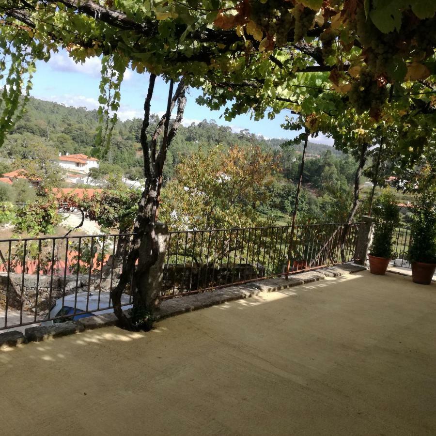 Casa Na Quinta De Valinhas Apartment Vitorino dos Piães Exterior foto